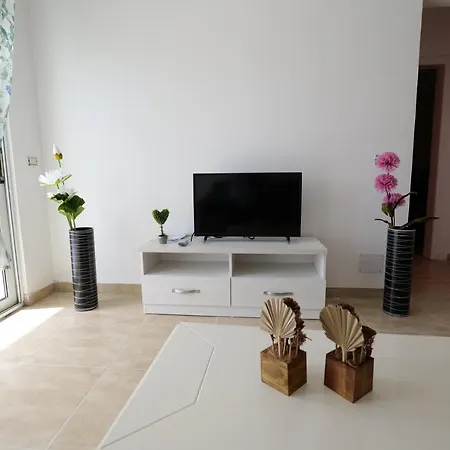 Lovely One Bedroom アパート