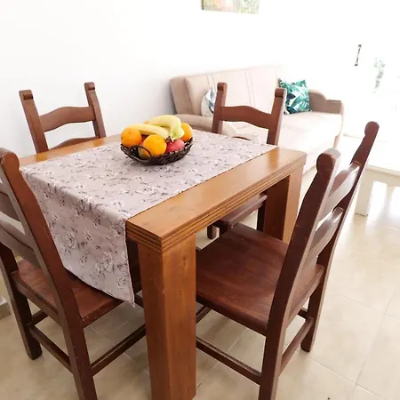 アパート Lovely One Bedroom Sarandë